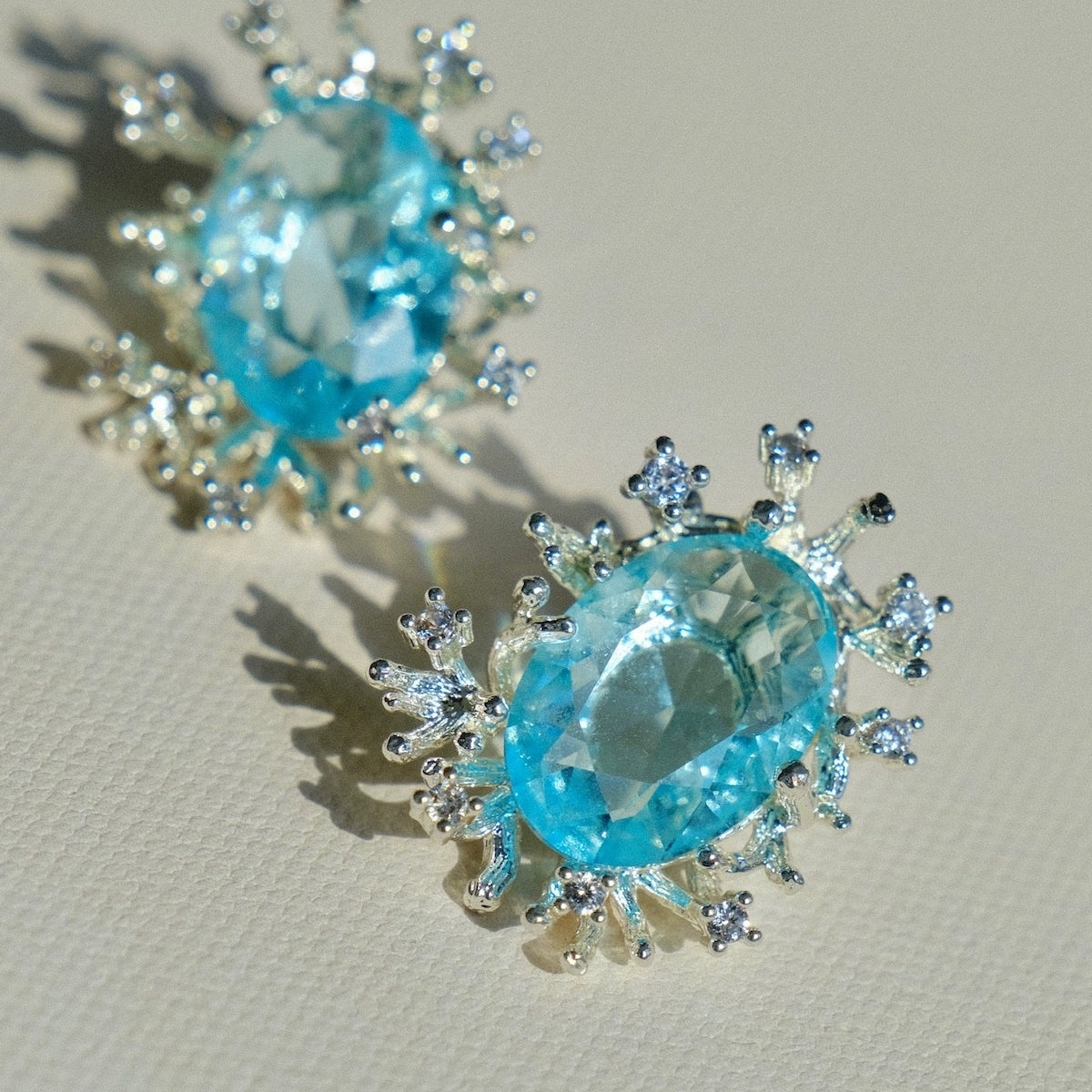 "Snow Country" Hollow Snowflake Sky Sapphire Earrings Wax Inlaid Zircon Exquisite Winter Atmosphere Gift