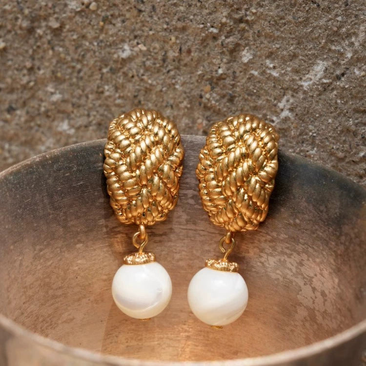 "Golden Woven Jade Shell" original retro French niche woven horseshoe shell pendant earrings Xiaoxiang high-end