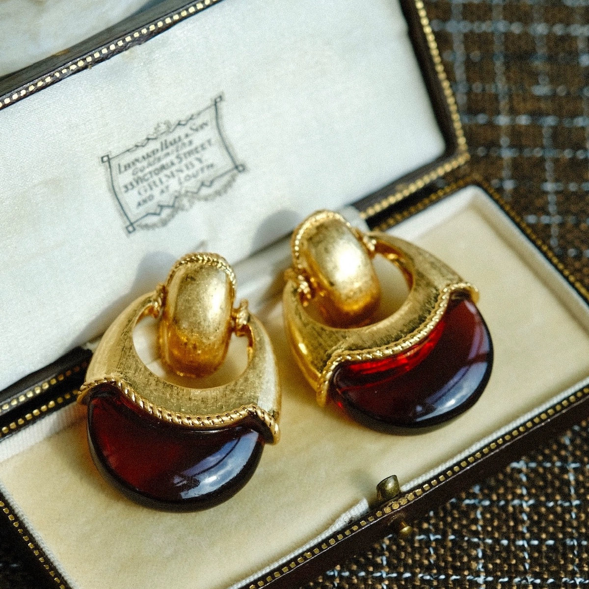 "Preserved" vintage niche retro amber pendant exaggerated earrings autumn and winter high-end Maillard