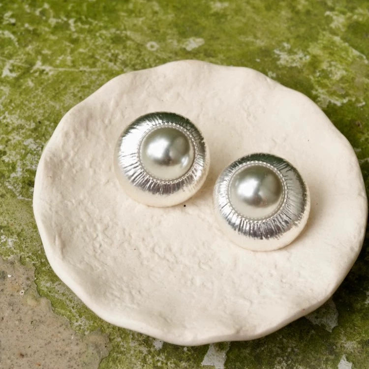 "Yingyue" original niche design silver brushed gray pearl round earrings simple high-end cool earrings