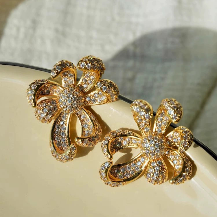 Antique line "Fireworks" Bvlgari antique jewelry flower earrings wax inlaid zircon exquisite handmade ear clips