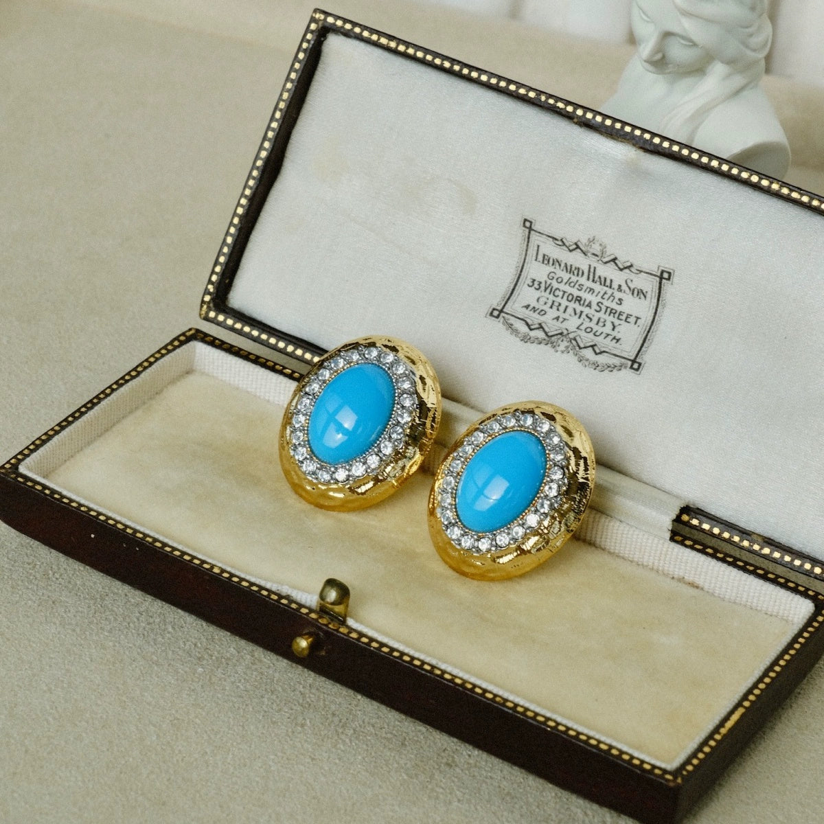 Light jewelry line "Hathor" retro gold and silver two-color gold-plated oval earrings turquoise blue retro hammered pattern