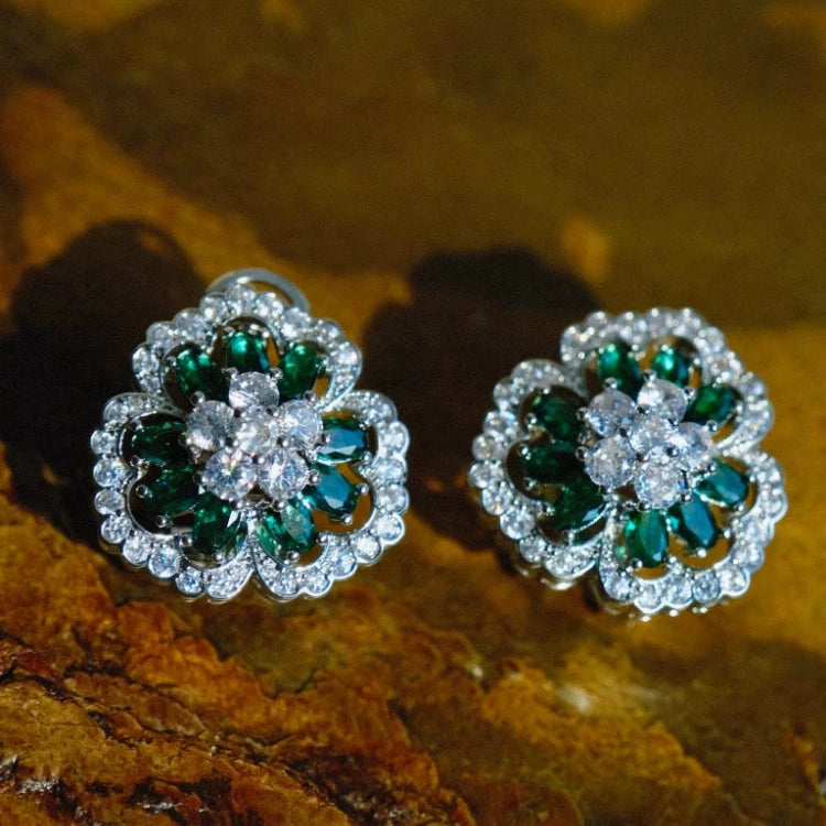 Antique line "Flowers of Green" Van Cleef & Arpels vintage jewelry earrings emerald white gold plated zircon ear clips