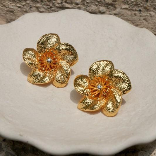 "Bauhinia" French retro handmade three-dimensional flower earrings, versatile commuter style small size earrings