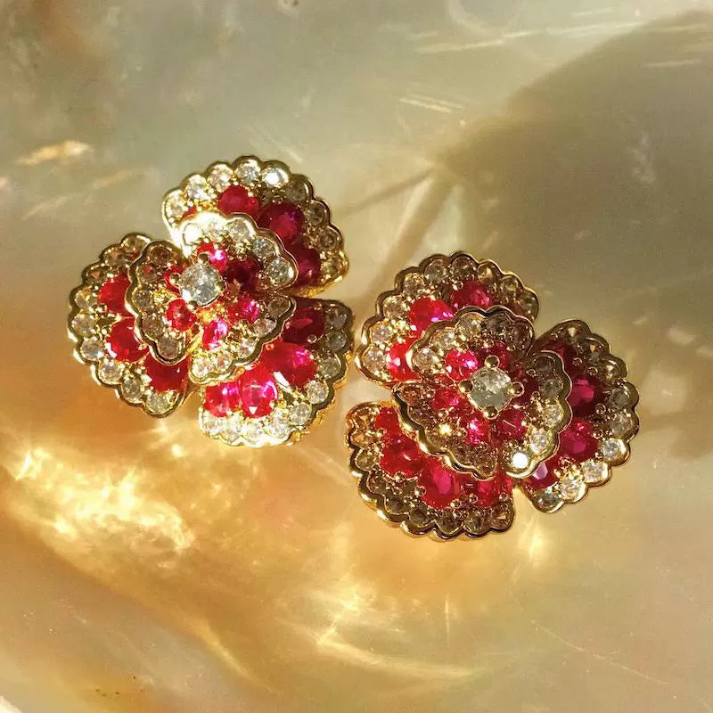 Antique line "1960 Camellia" Vanjia jewelry-like three-dimensional flower earrings, red corundum and diamond New Year gift