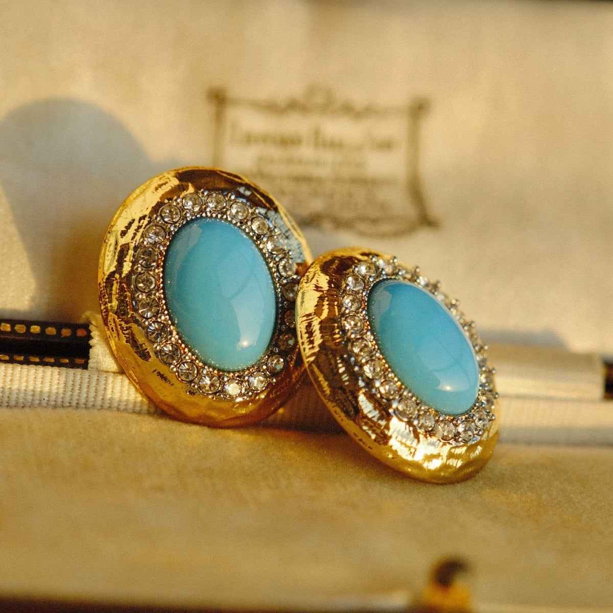 Light jewelry line "Hathor" retro gold and silver two-color gold-plated oval earrings turquoise blue retro hammered pattern