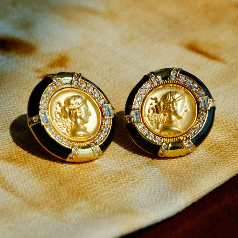 Light jewelry line "Goddess of Victory" Roman gold ancient coin round earrings embossed black gold high-end autumn and winter zircon ear clip