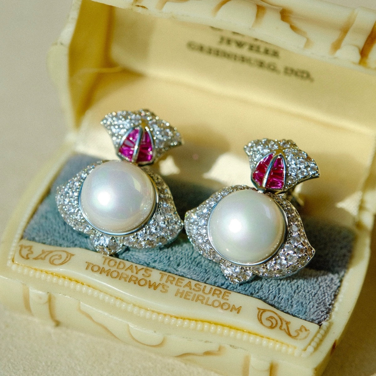 Antique line "Crinoline" Bvlgari antique jewelry pearl earrings princess dress gorgeous gem palace style