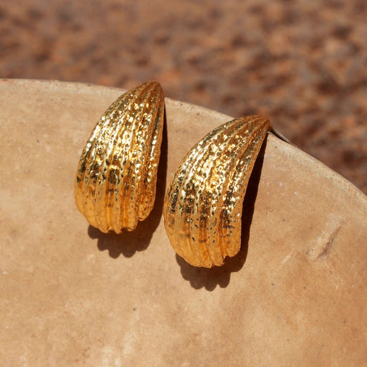 "Yuebanwan" Retro French Plain Gold C-shaped Earrings Three-dimensional Textured Niche High-end Temperament Earrings