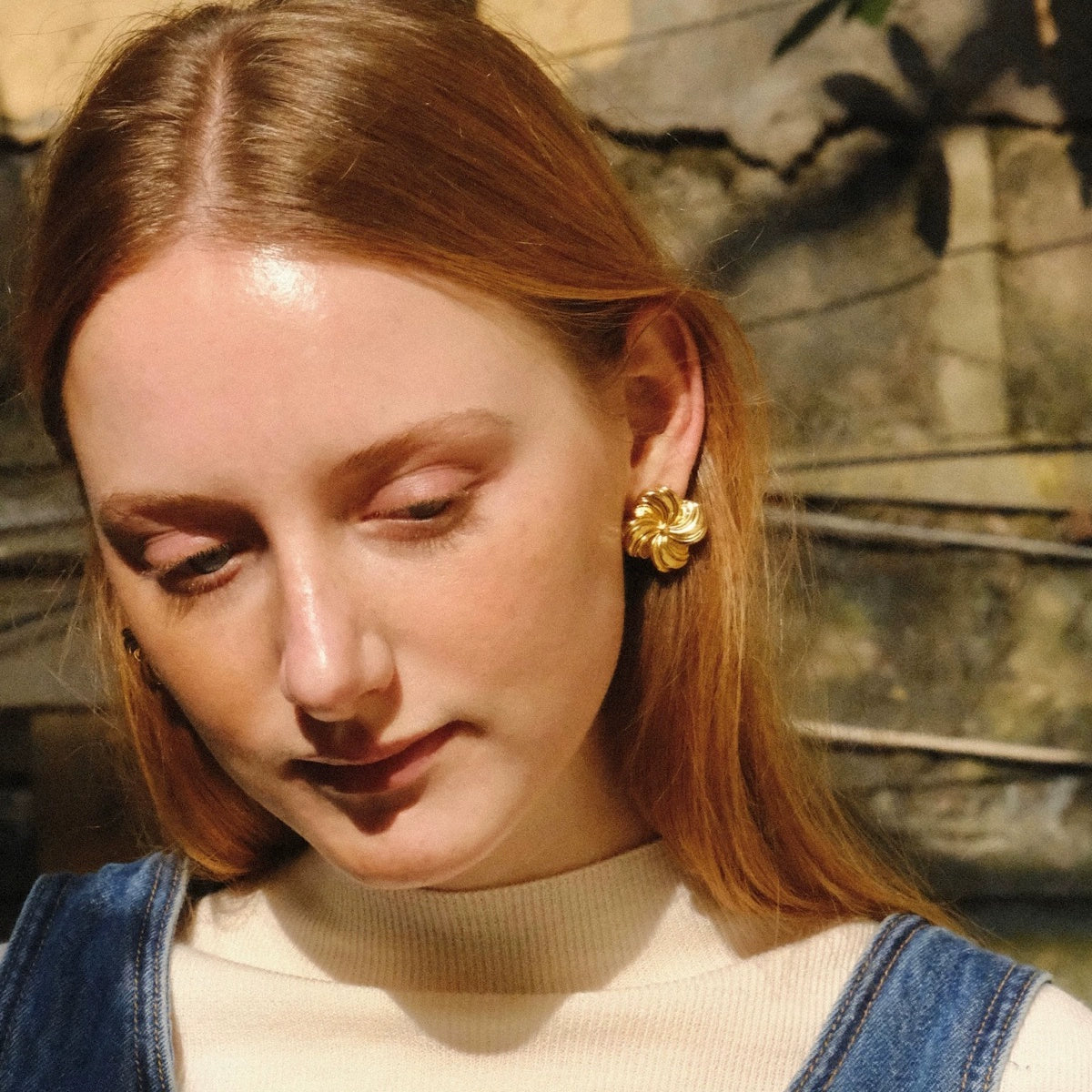 "Golden Windmill" Retro French shiny gold earrings Three-dimensional handmade patterns, high-end temperament, commuting and versatile