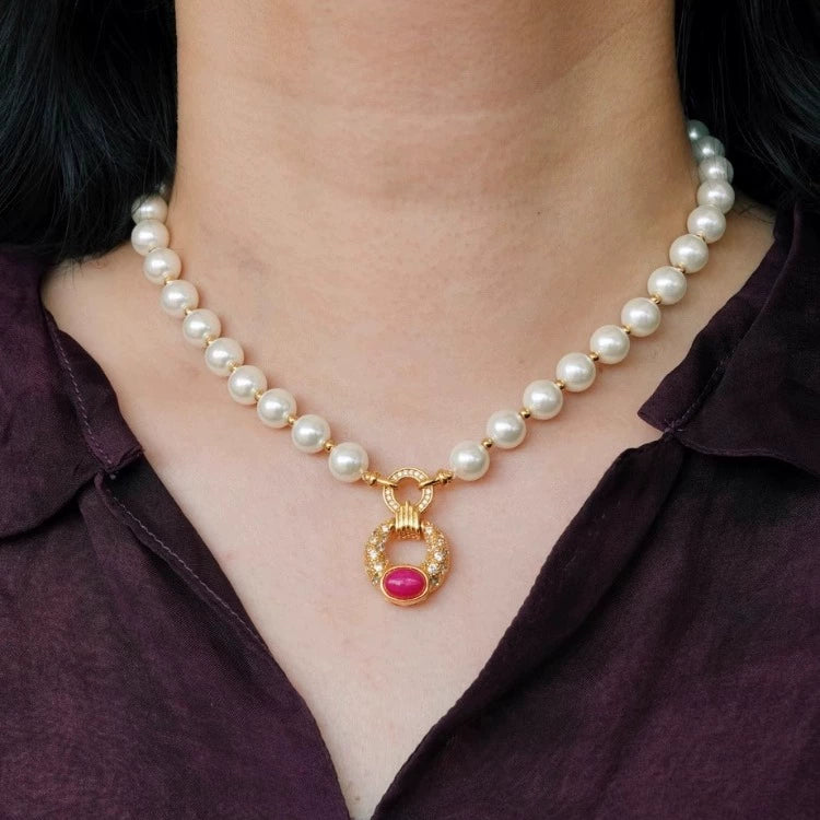 Light jewelry line "Rouge Button" wax inlaid zircon glass pearl necklace pink stone lock palace style suit