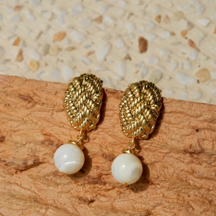 "Golden Woven Jade Shell" original retro French niche woven horseshoe shell pendant earrings Xiaoxiang high-end