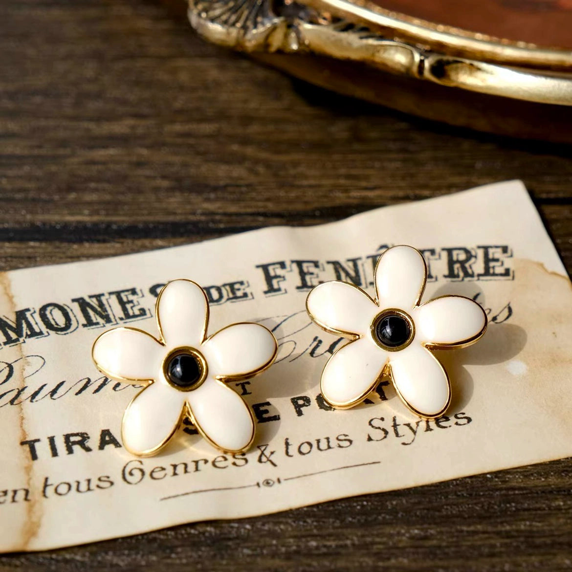 "Love Daisy" Vintage original handmade flower earrings French retro spring and summer earrings