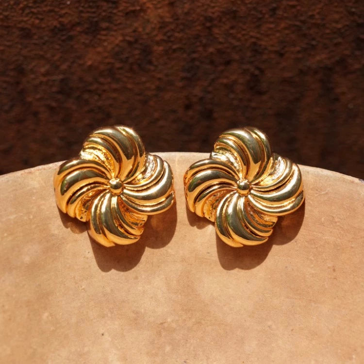 "Golden Windmill" Retro French shiny gold earrings Three-dimensional handmade patterns, high-end temperament, commuting and versatile